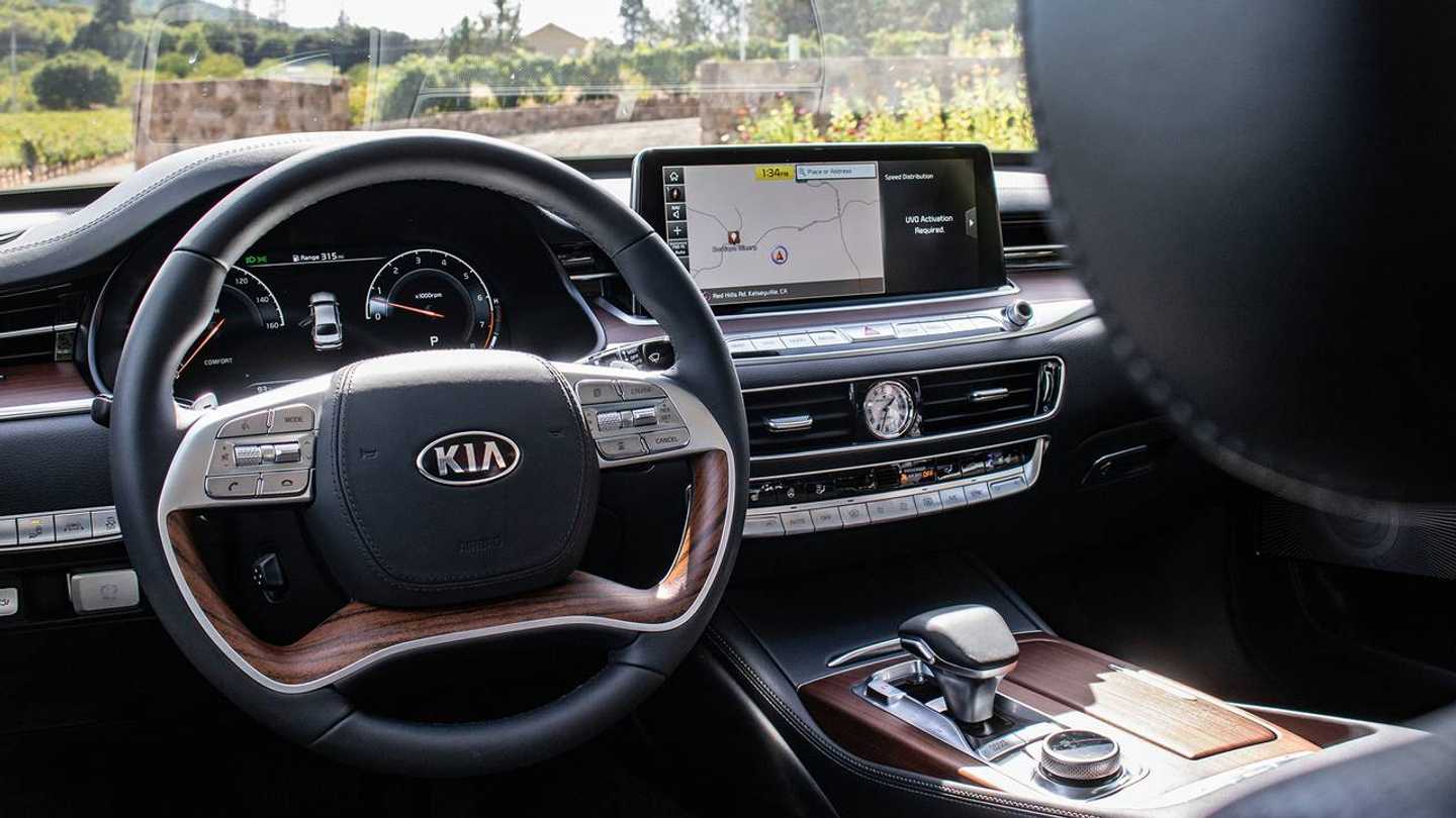 2019-kia-k900.jpg