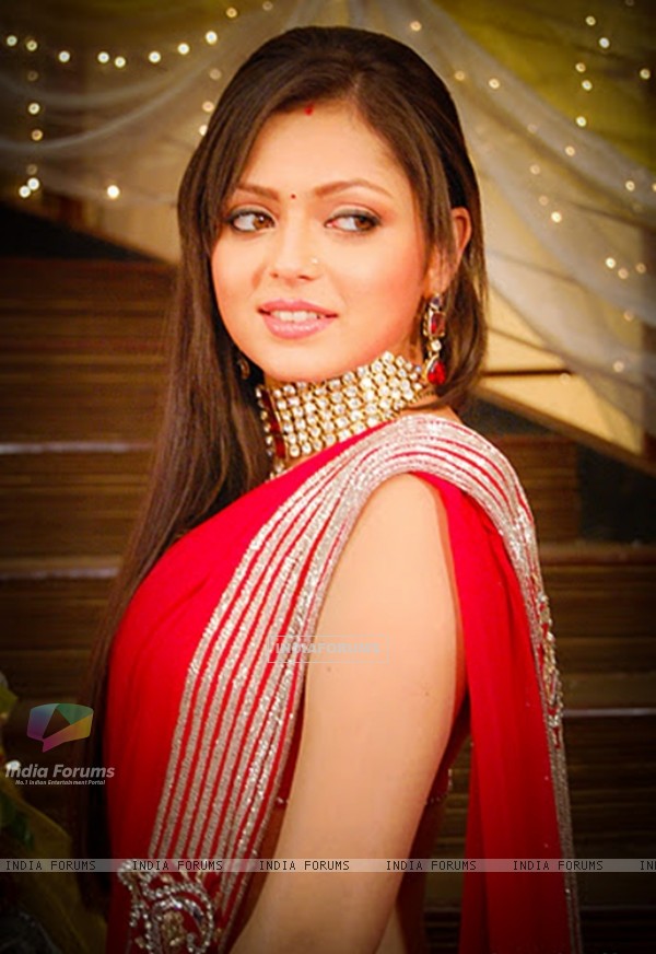 169047-drashti-dhami-aka-geet.jpg