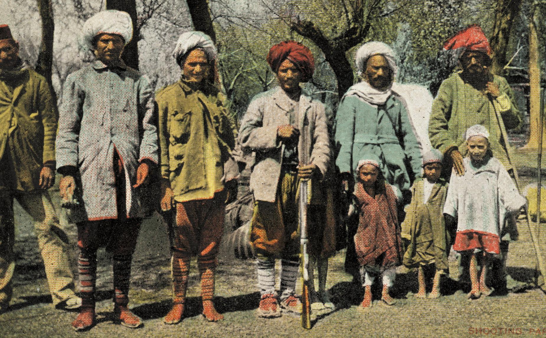 Kashmiri_people_early_1900.jpg