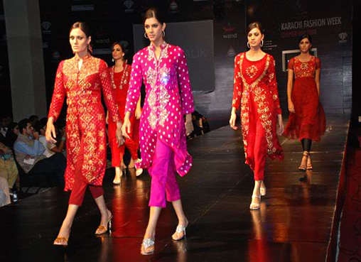 Karachi-Fashion-show-2011.jpg