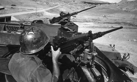 French-Machine-Gunner-in--008.jpg