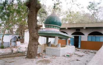 Gujarat+Riots-Mosque+Demolition1.jpg