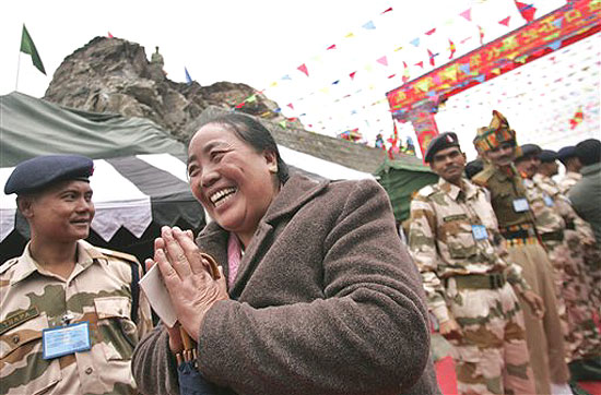 nathula_india_china_border_opening_060706.jpg