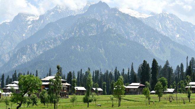 160701052741_arangkel_kashmir_neelum_valley_976x549_bbc_nocredit.jpg