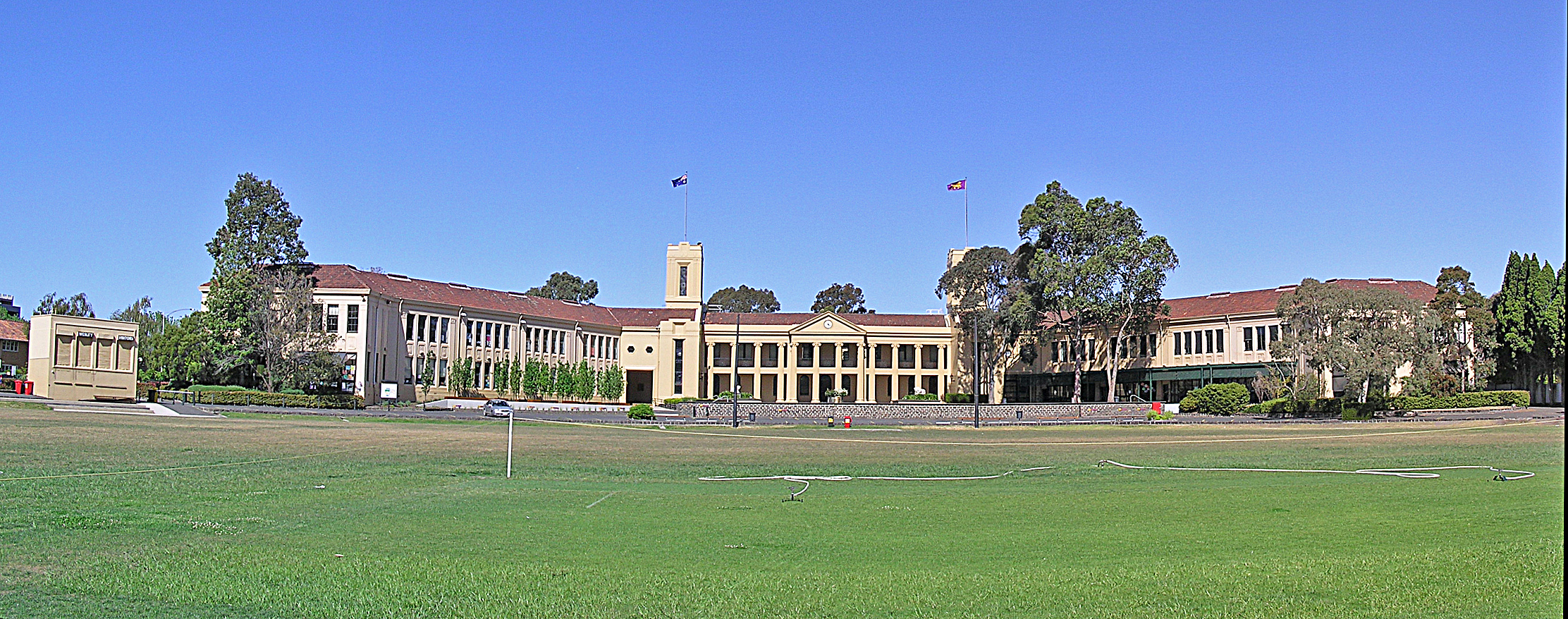 Wesley_College_in_St_Kilda_Rd.jpg