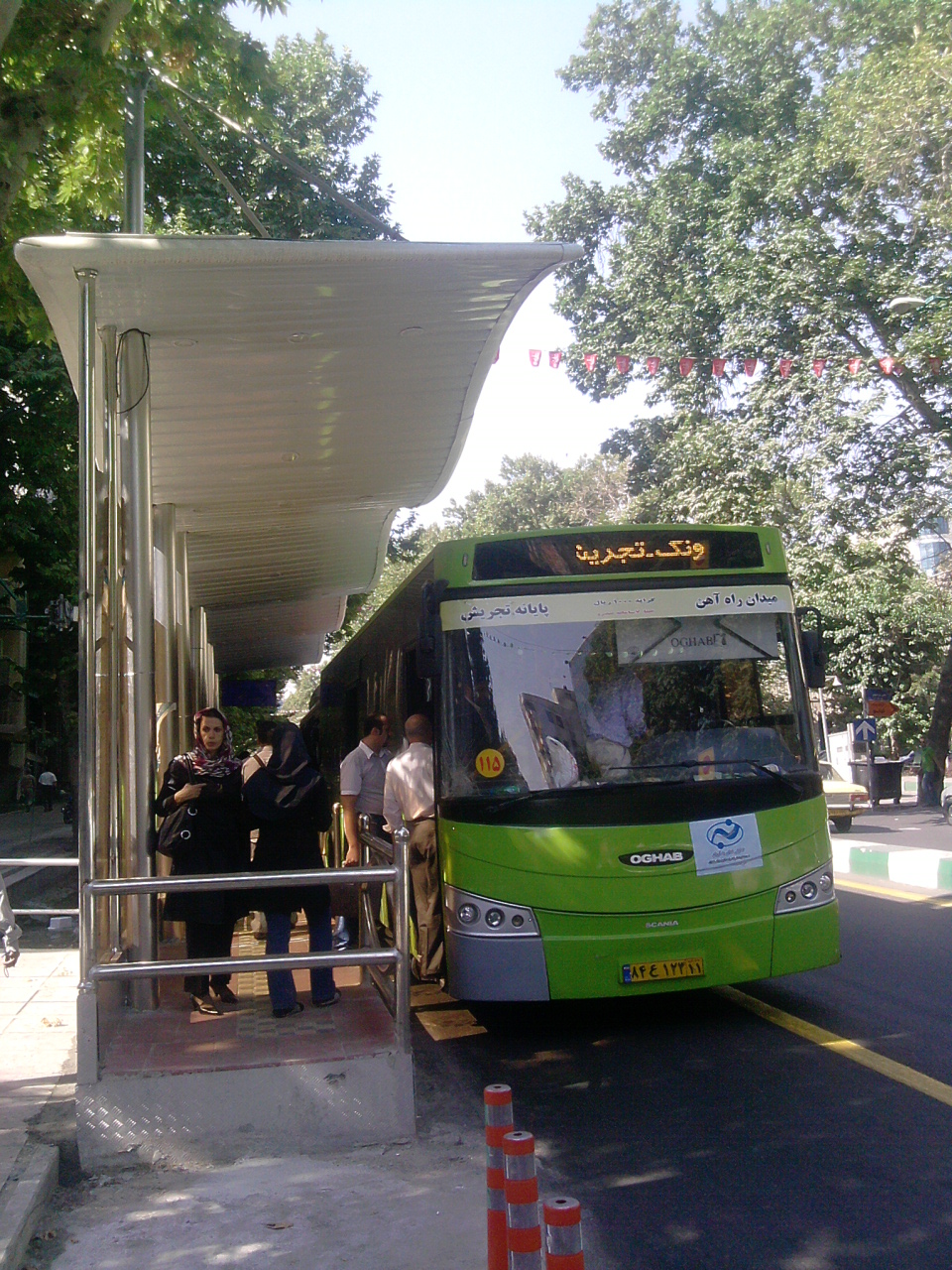 BRT_in_Tehran%2C_Vali_Asr.jpg