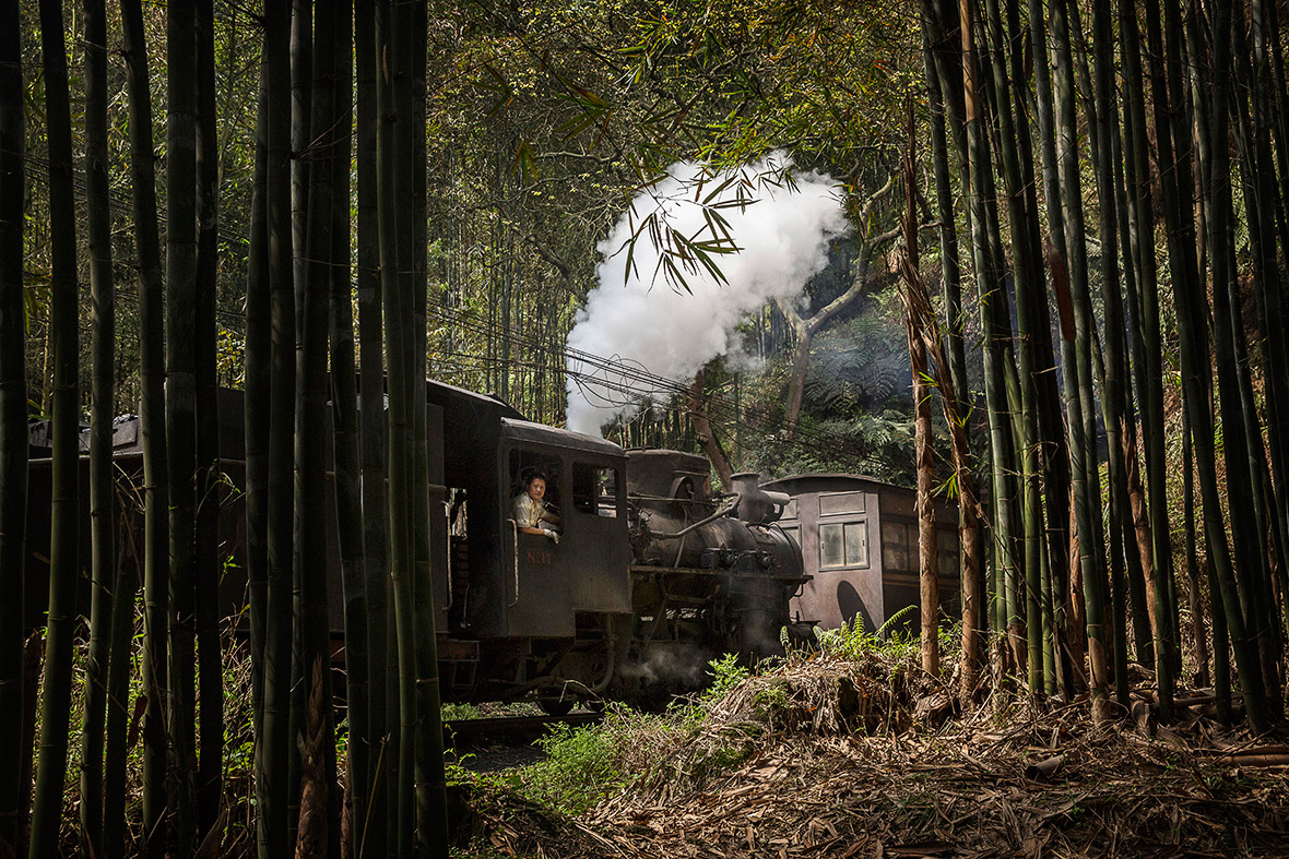 shixi-bagou-steam-train.jpg