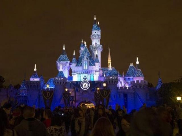 990886-disneyland-1447423729-266-640x480.jpg