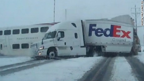 170125120544-utah-train-crashes-into-fedex-truck-1-large-169.jpg