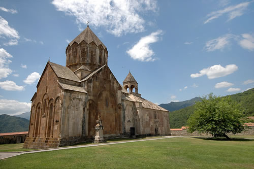 cathedral-gandzasar-nkr-01.jpg