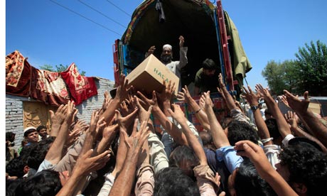 Pakistan-floods-army-aid-006.jpg