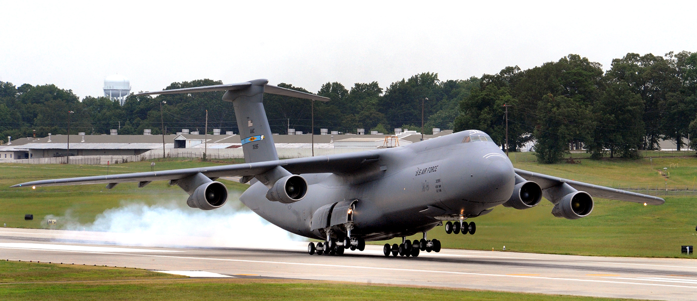 Lockheed-C-5-Galaxy-Photos.jpg