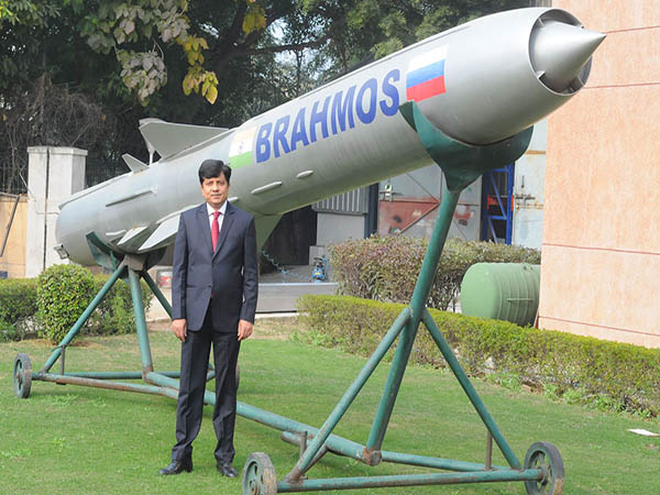 16-1424100275-brahmos-1.jpg