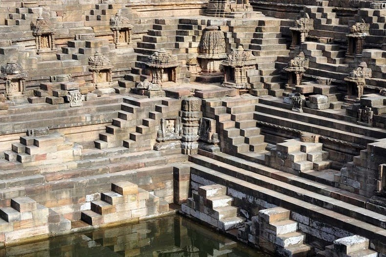 rani-ki-vav-26.jpg