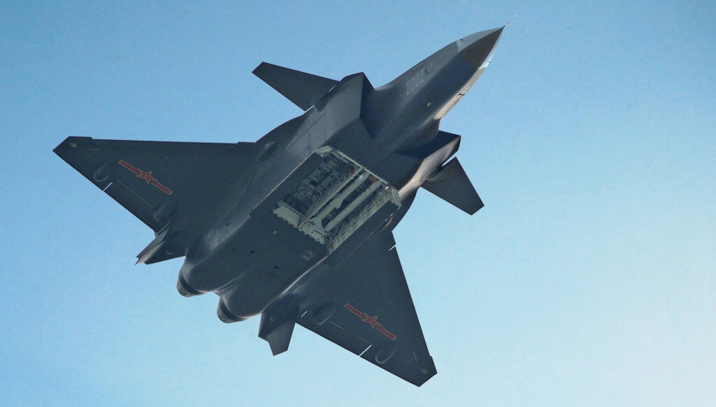 j-20-weapon-bay.jpg