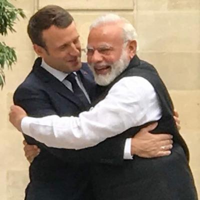 03modi-france1.jpg