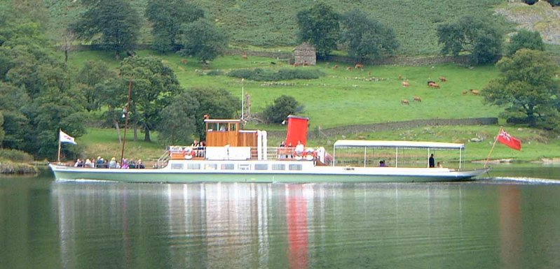 800px-STEAMER_ON_ULLSWATER.jpg