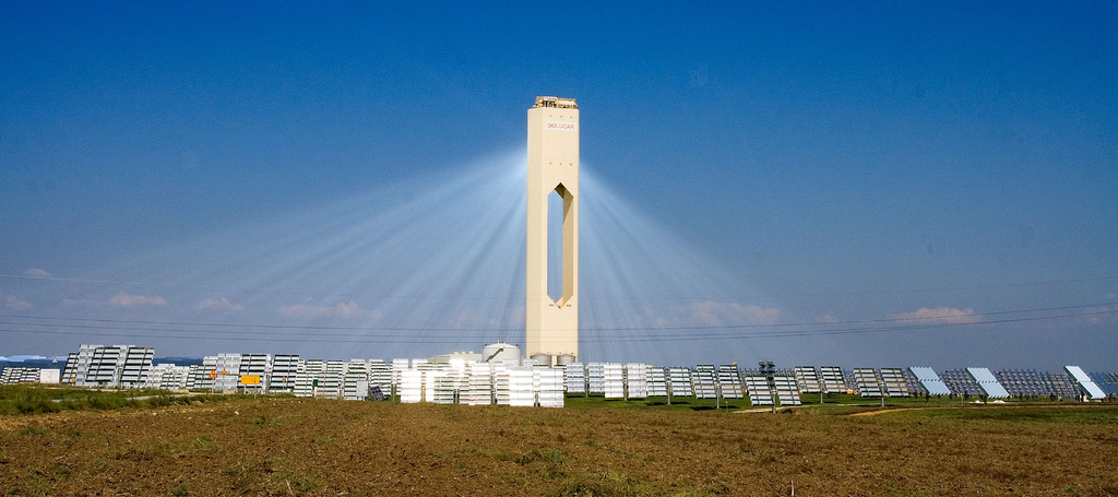 PS10_solar_power_tower_2.jpg