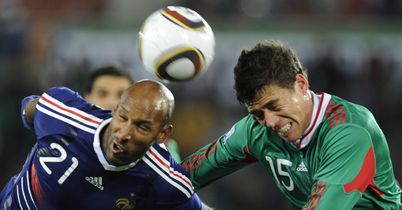 Fra-v-Mex-14-Nicolas-Anelka-Hector-Morena-hea_2467025.jpg