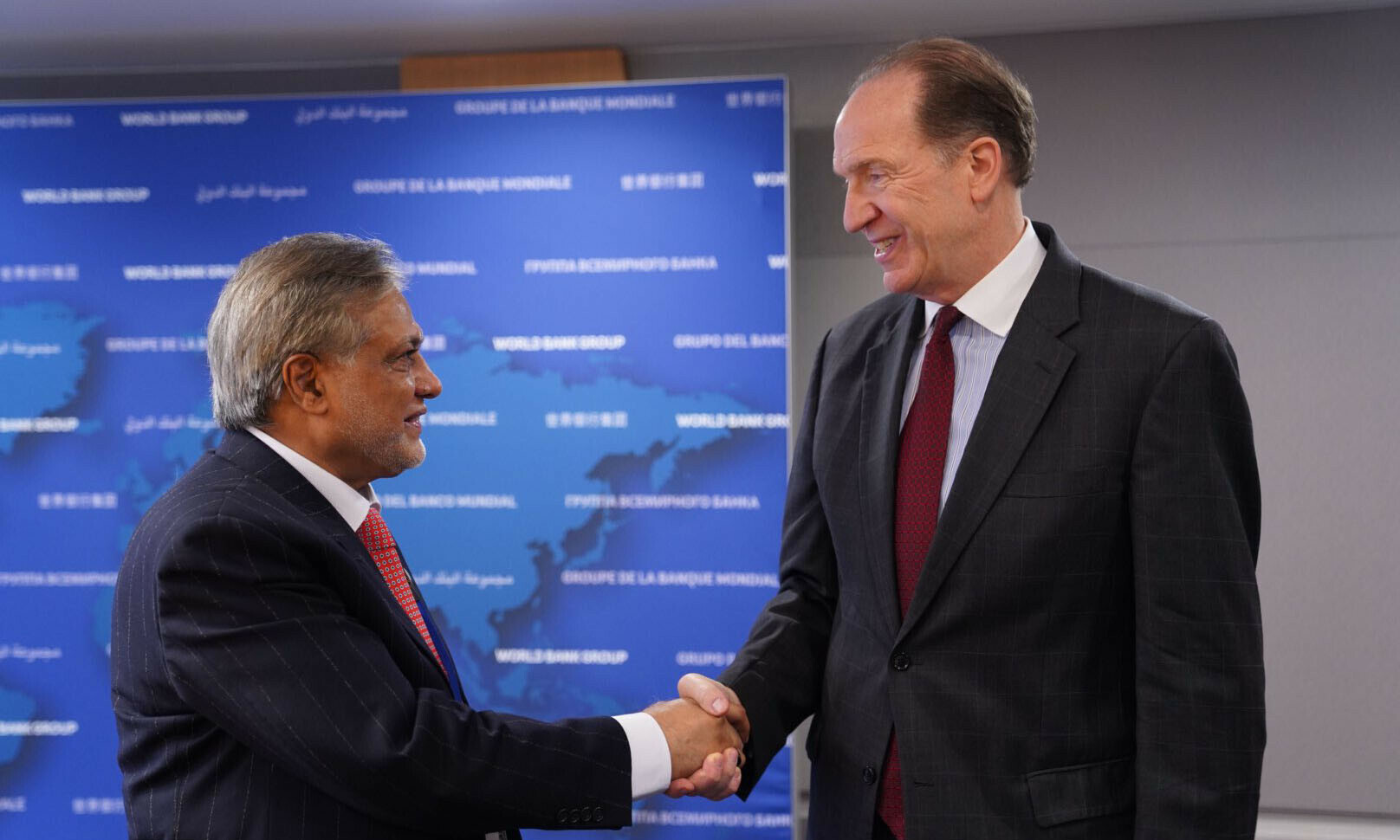 <p>Finance Minister Ishaq Dar (L) meets World Bank Group President David Malpass on Friday. — Photo via Twitter</p>