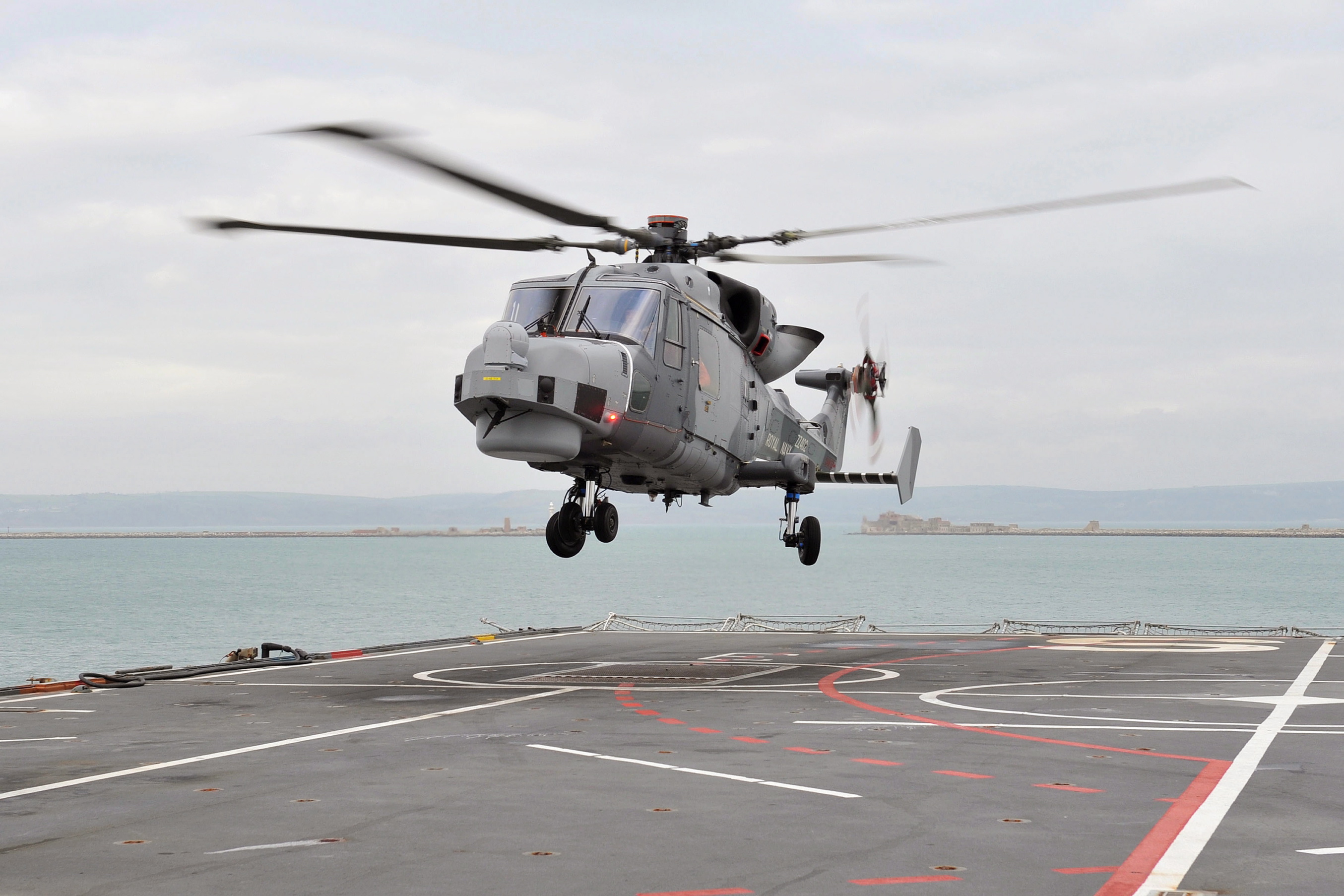 Wildcat_Helicopter_Trials_Onboard_RFA_Argus_MOD_45153723.jpg