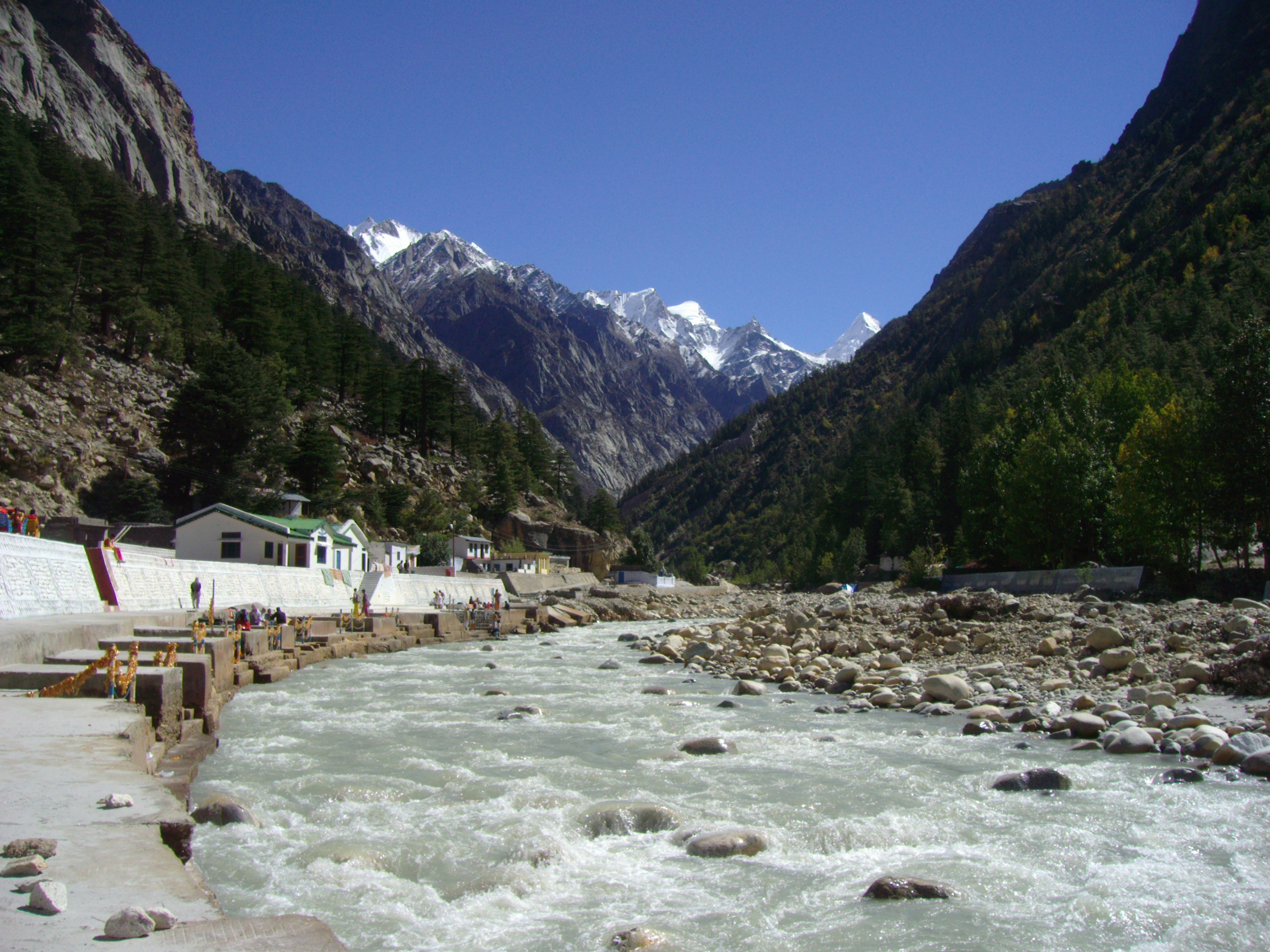 Bhagirathi_River_at_Gangotri.JPG