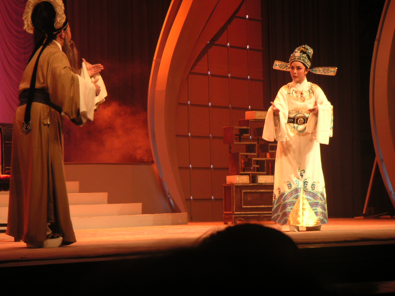 Shaoxing_opera_performance.jpg