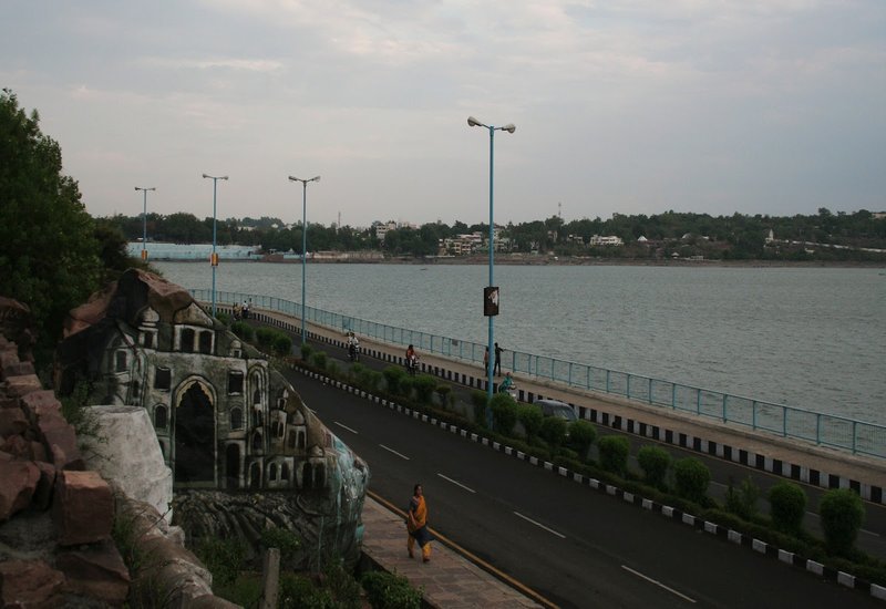 Lake_view_road-bhopal.jpg