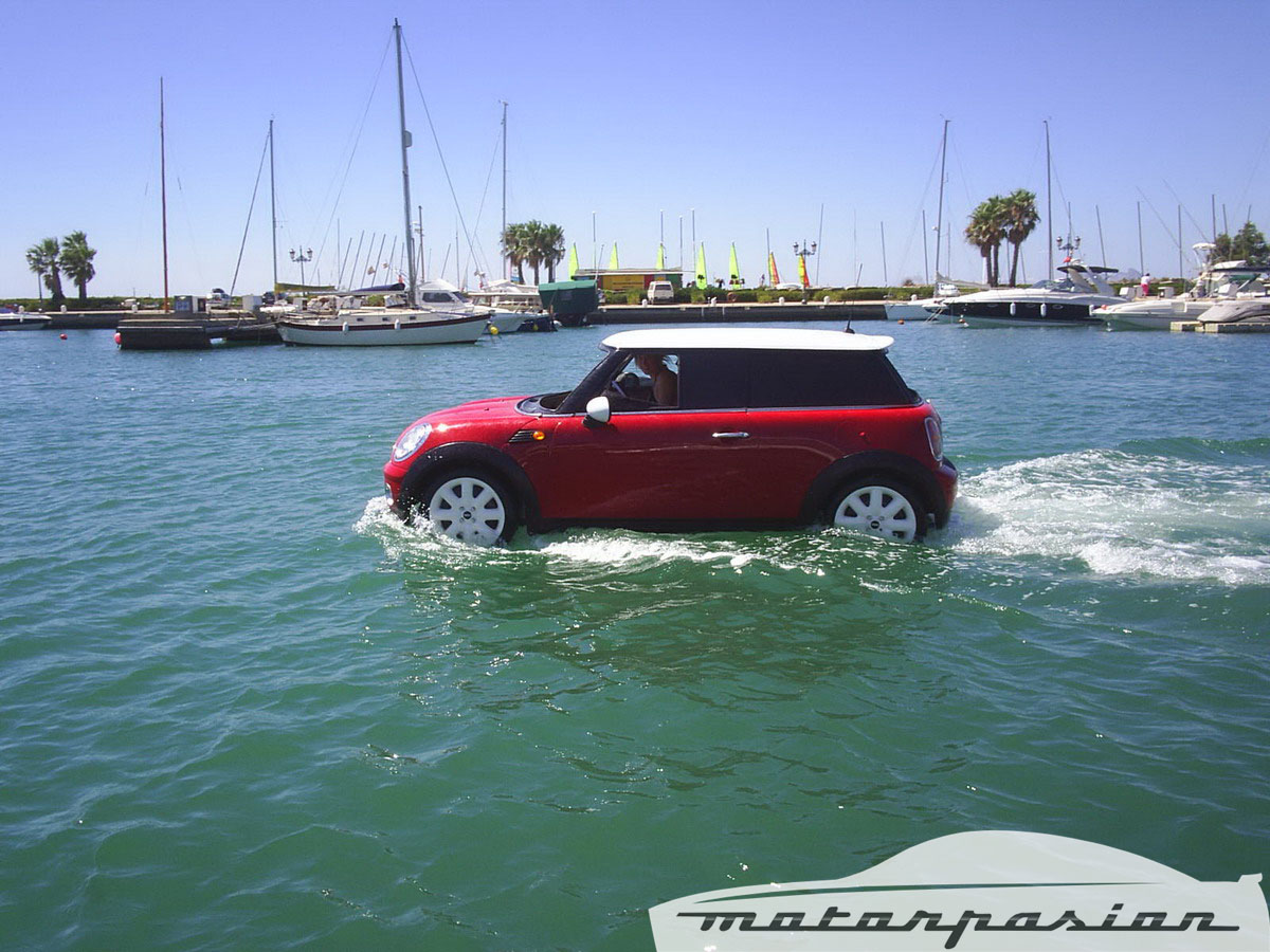 mini_on_water.jpg