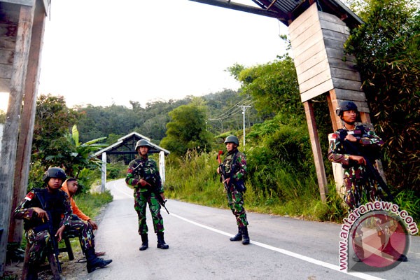 20160406antarafoto-penjagaan-jalur-masuk-poso-060416-bmz.jpg