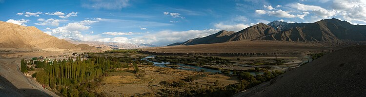 750px-Indus_Valley_near_Leh.jpg