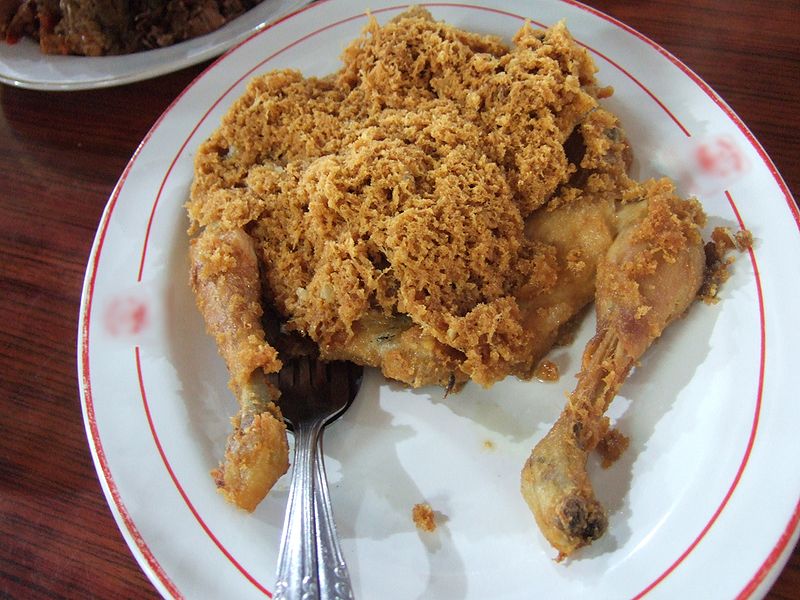 800px-Ayam_goreng_in_Jakarta.JPG