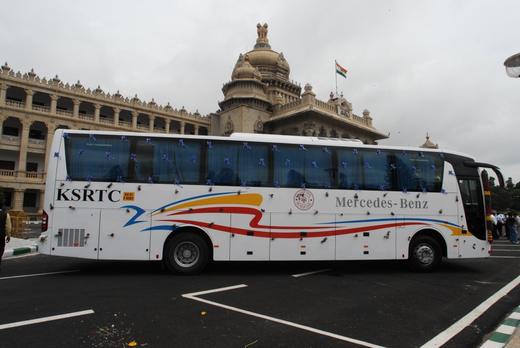 ksrtc+mercedes+bus.JPG