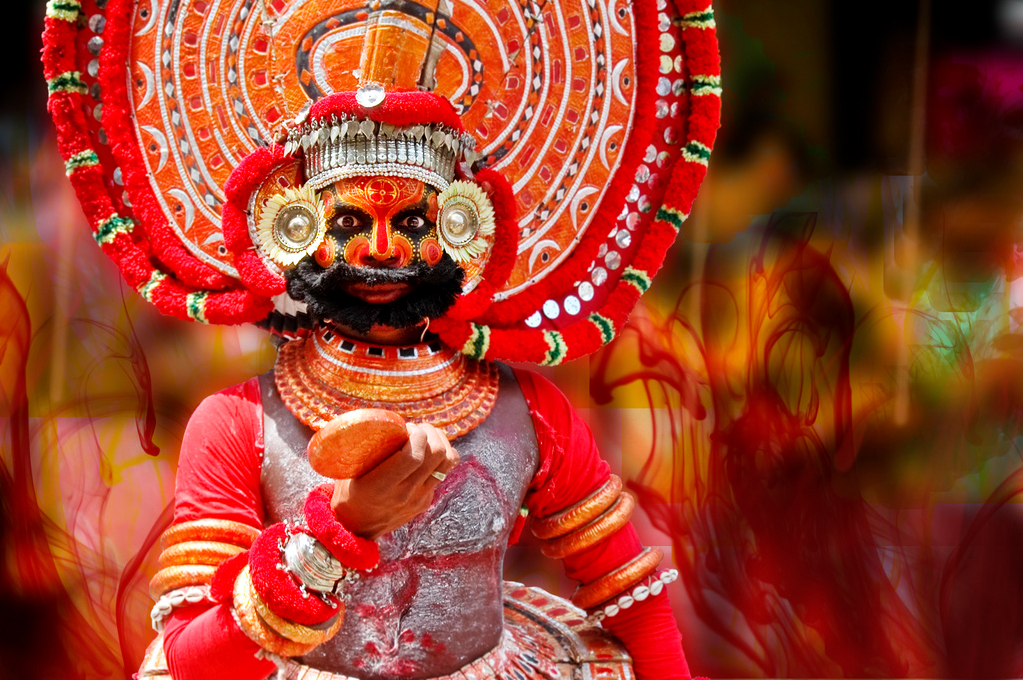 Theyyam-at-Onam-Attahchamyam-in-Kerala-%2521.jpg