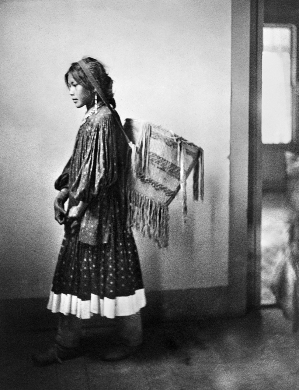 Apache_girl_with_basket.jpg