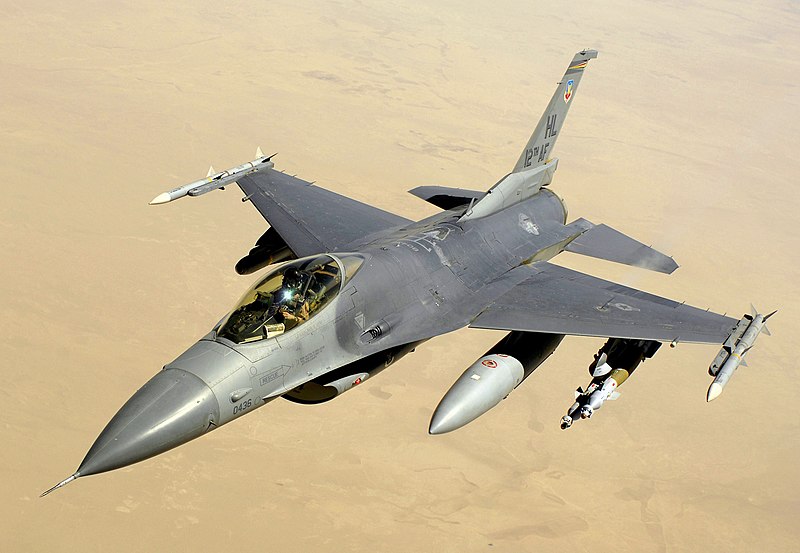 800px-F-16_June_2008.jpg