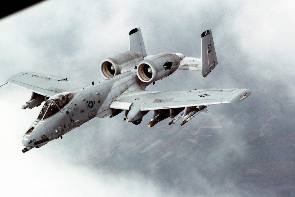 A-10_Thunderbolt_II_In-flight-compressor.jpg