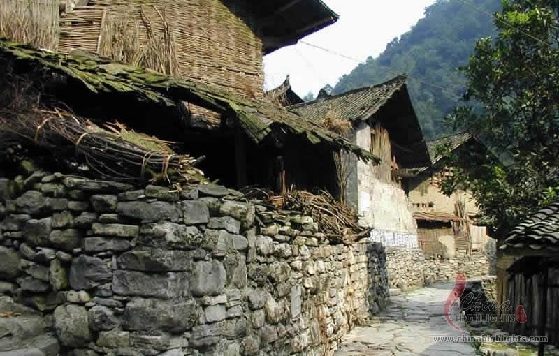 dehang-miao-village1.jpg