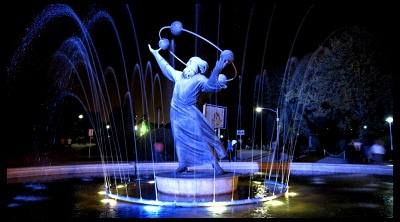 al-Biruni_statue_parc_Laleg_Iran.jpg