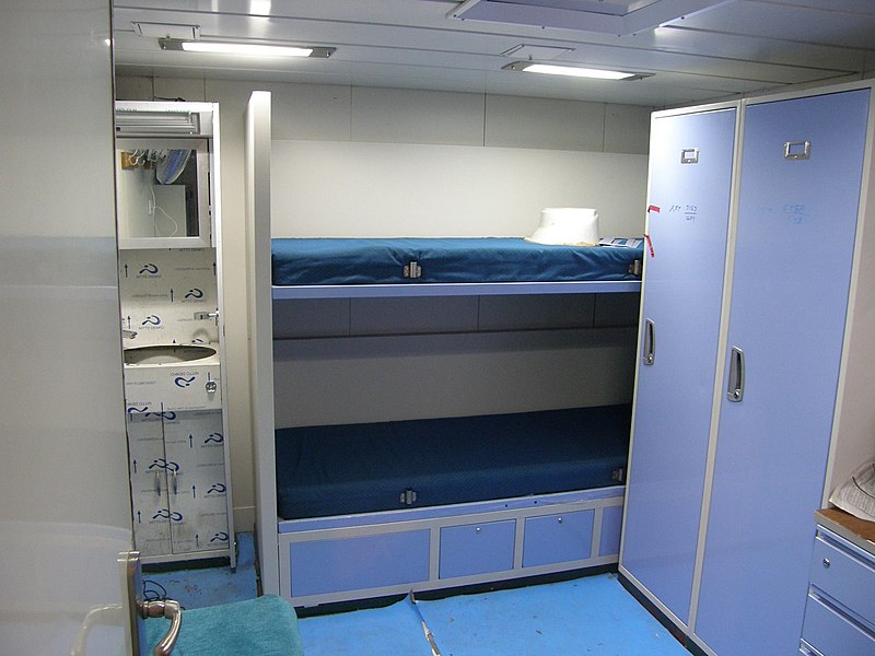 800px-INS_Shivalik_Officers_Cabin.JPG