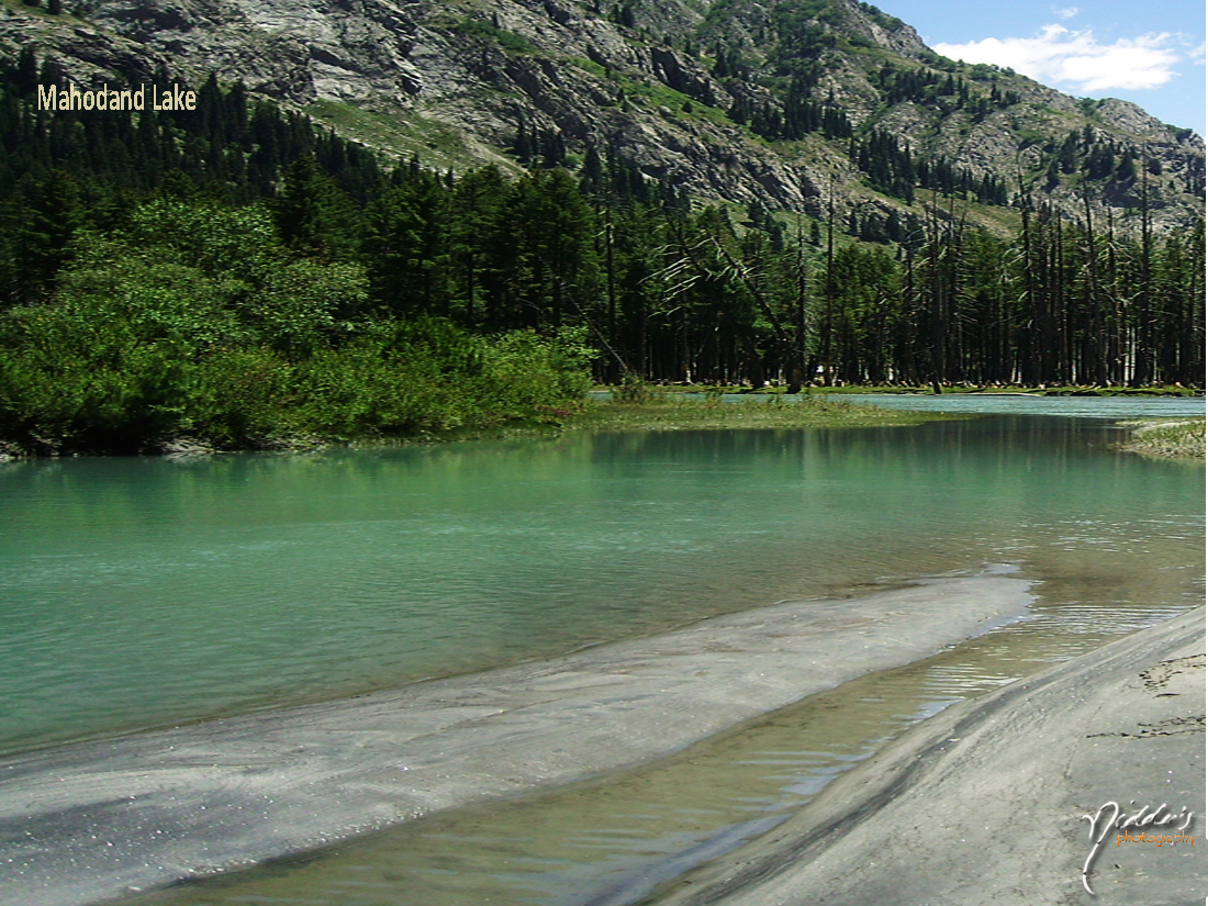 Mahodand_Lake_2_by_smilyniddu.jpg