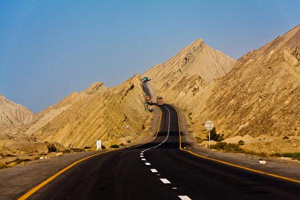 On_way_to_Kund_malir_Beach_via_Buzi_Pass_vpcps.jpg