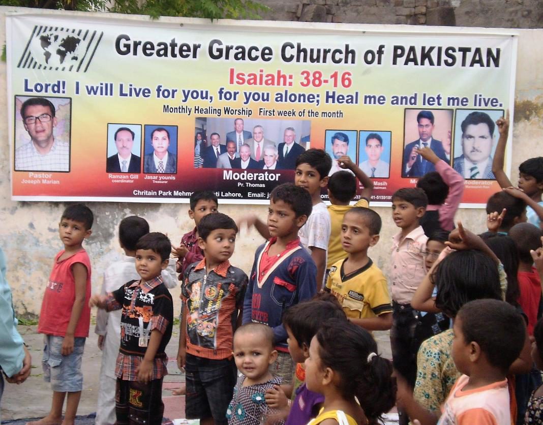 christians-in-pakistan-5-1068x836.jpg