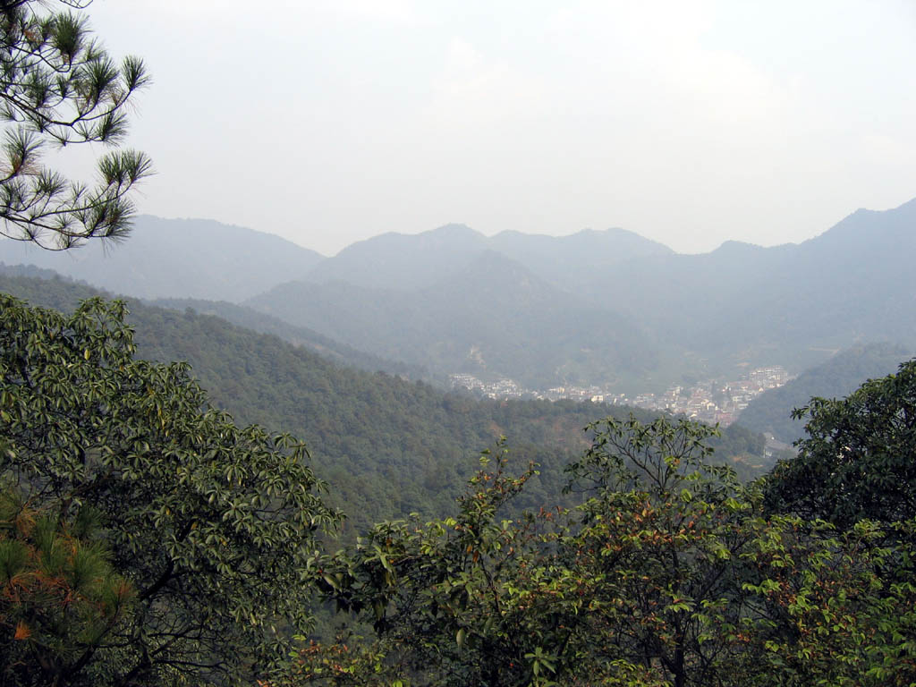 Hangzhou_mountains.jpg