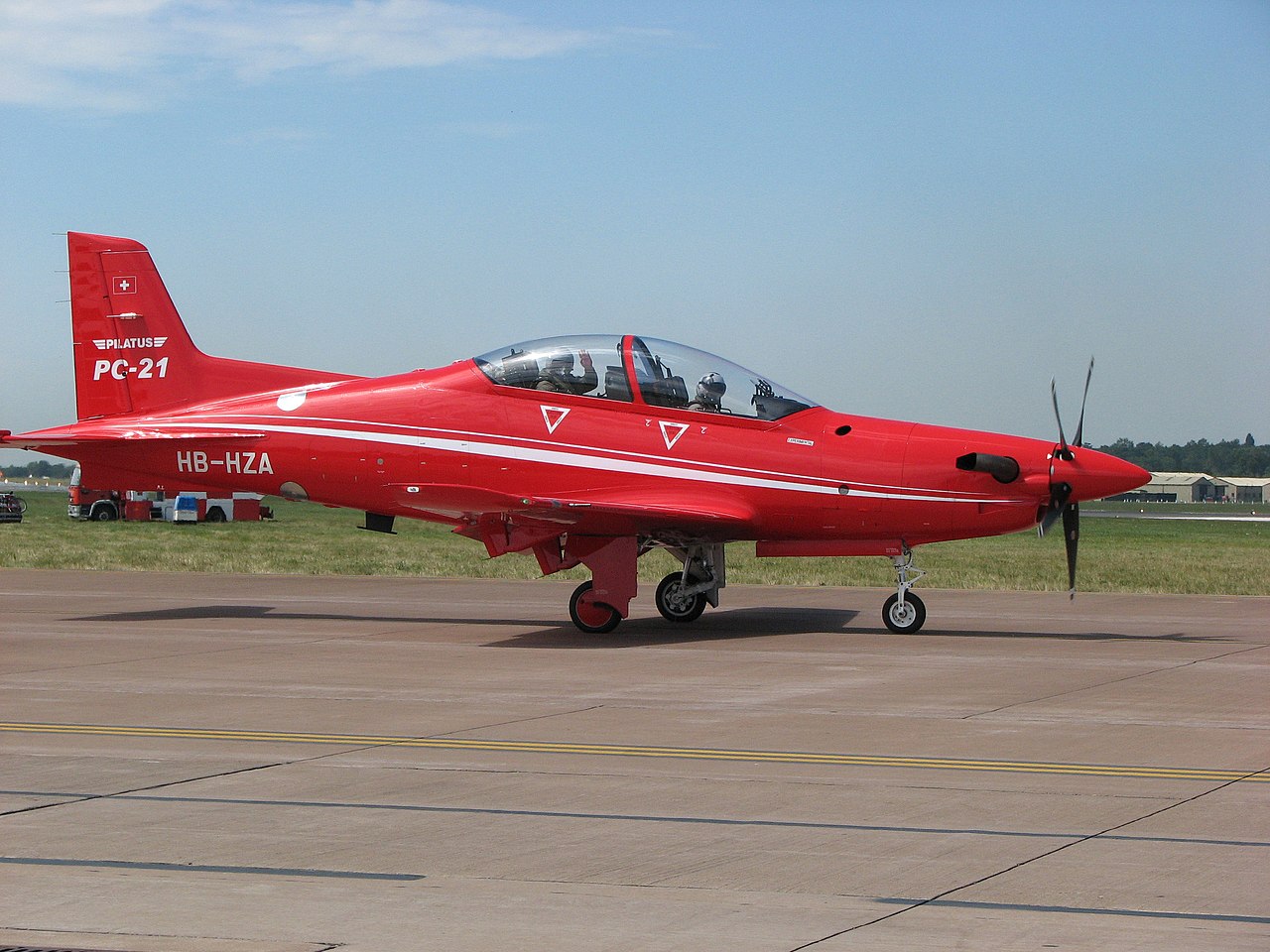 1280px-Pilatus.pc-21.fairford2006.arp.jpg