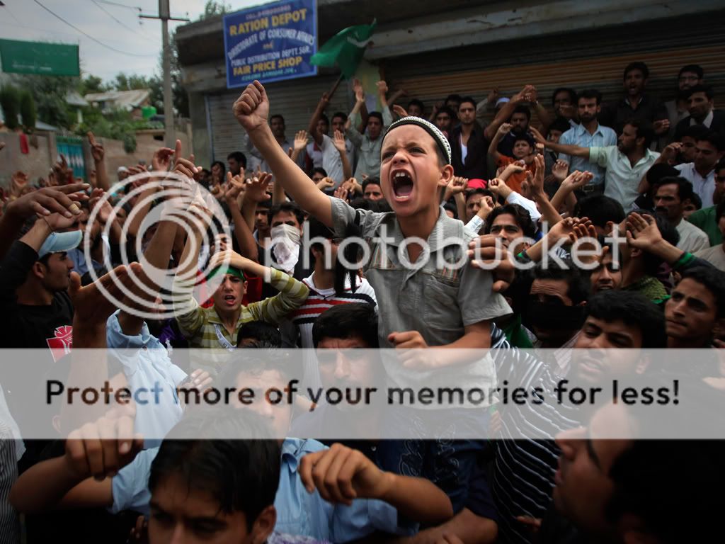 A-Kashmiri-boy-shouts-slo-004.jpg