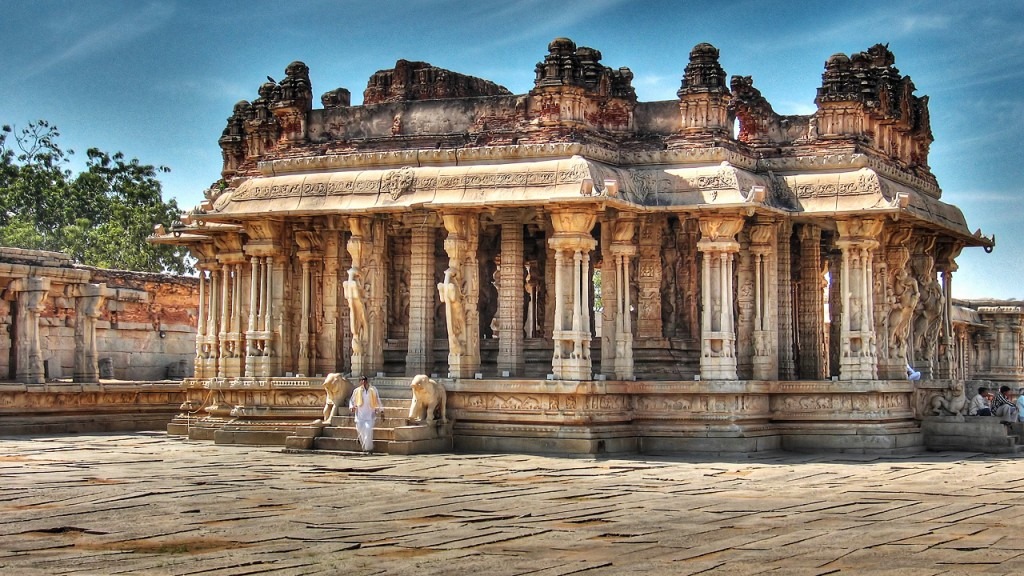 Musical-Palace-at-Hampi.jpg