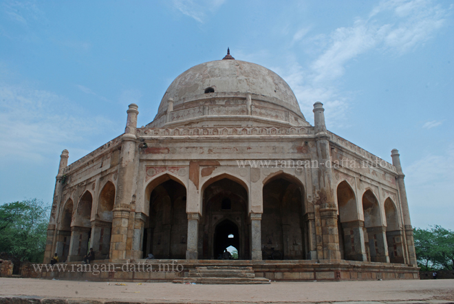 adam-khans-tomb-1.jpg