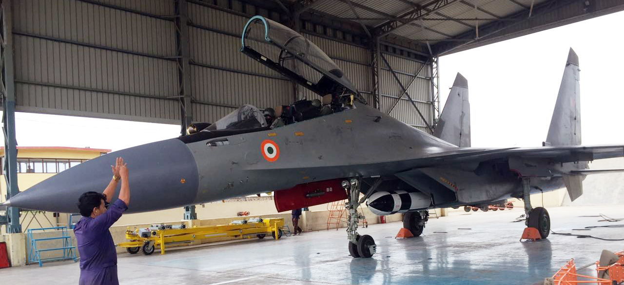 SU-30MKI-with-BRAHMOS-ready-for-takeoff.jpg