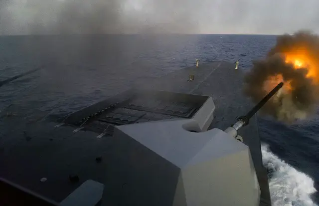 Chevalier_Paul_Destroyer_French_Navy_Fire_Support_Libya_76mm.jpg